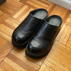 E8 Miista Black Patent Leather Platform Clogs